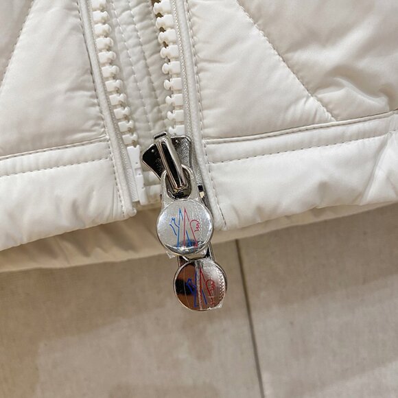 Moncler White Down Jacket - Picture 7 of 9